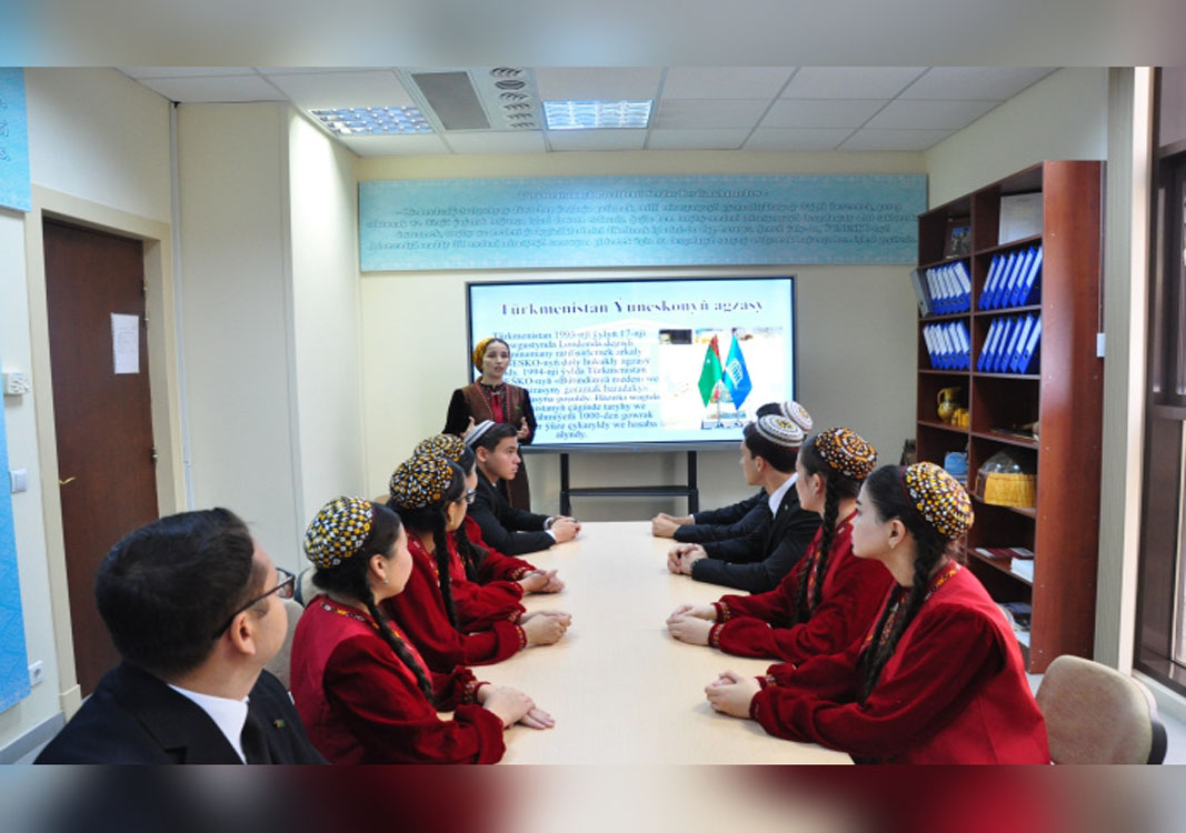 Maddy däl medeni mirasyň halkara gününe bagyşlanan seminar
