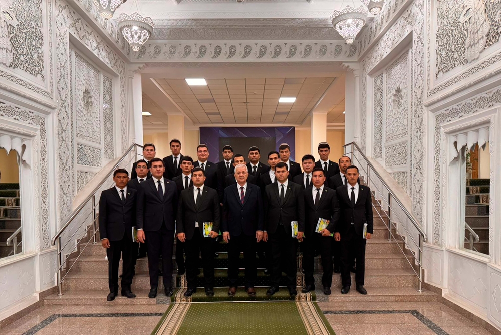 S.A.NYÝAZOW ADYNDAKY TÜRKMEN OBA HOJALYK UNIWERSITETINIŇ TALYPLARY ÖZBEGISTANDA TEJRIBELIK GEÇÝÄRLER