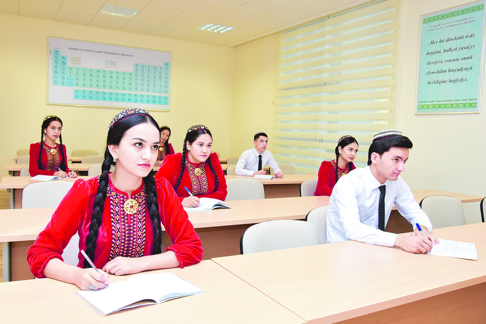 Ýurdumyzyň ýokary we orta hünär okuw mekdeplerine okuwa kabul etmek boýunça giriş synaglary başlandy