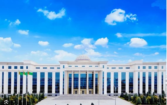 Ýapon dilini öwrenýänler üçin Ýaponiýada okuw!