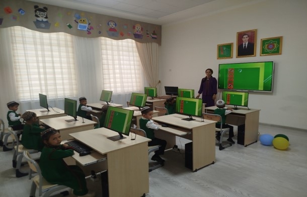 Watanymyzyň röwşen geljegi bolan çagalar üçin